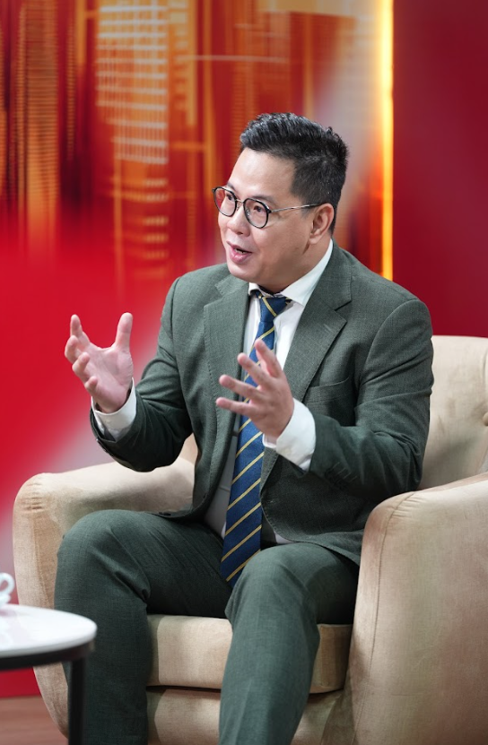 Khách mời tham gia talkshow PGS.TS Trần Thành Nam chia sẻ